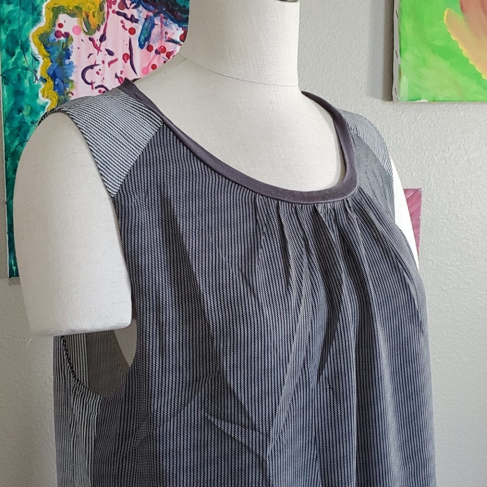 RELISHED Gray Color Block Sleeveless Top - Picture 5 of 10